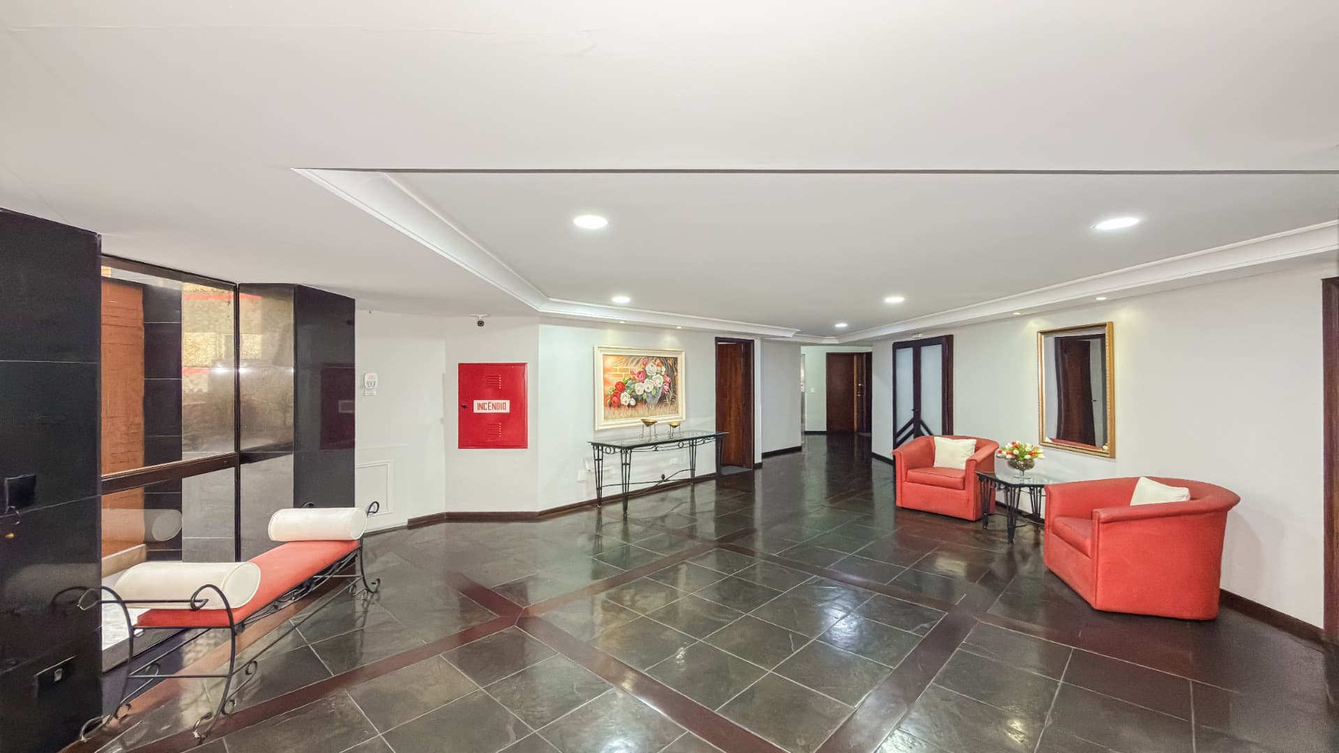 APARTAMENTO 2 QUARTOS 2 VAGAS NO ÁGUA VERDE (21 / 23)